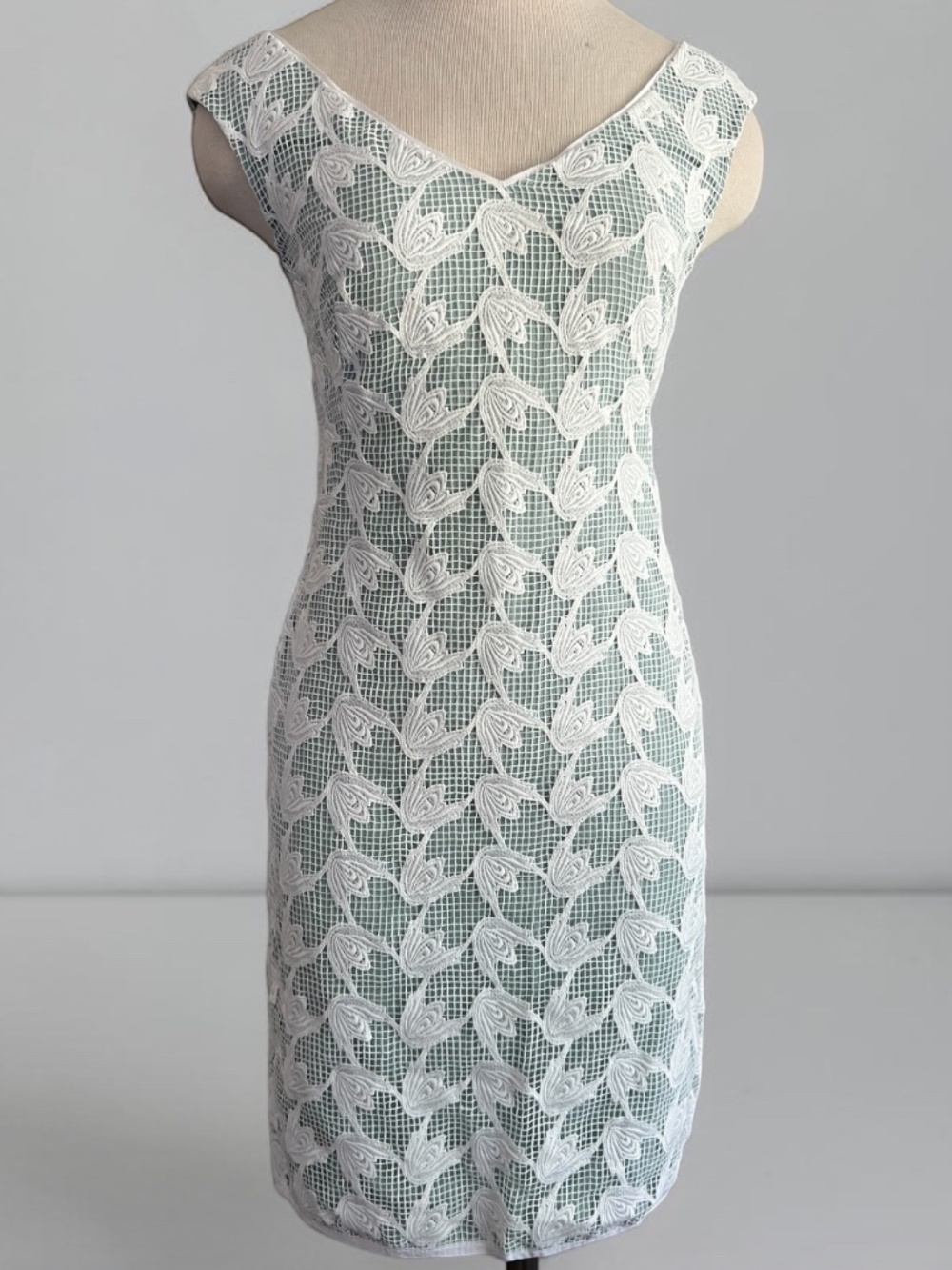Tory Burch Size 0 Brooklyn Sleeveless Dress V-Neck Sheath
